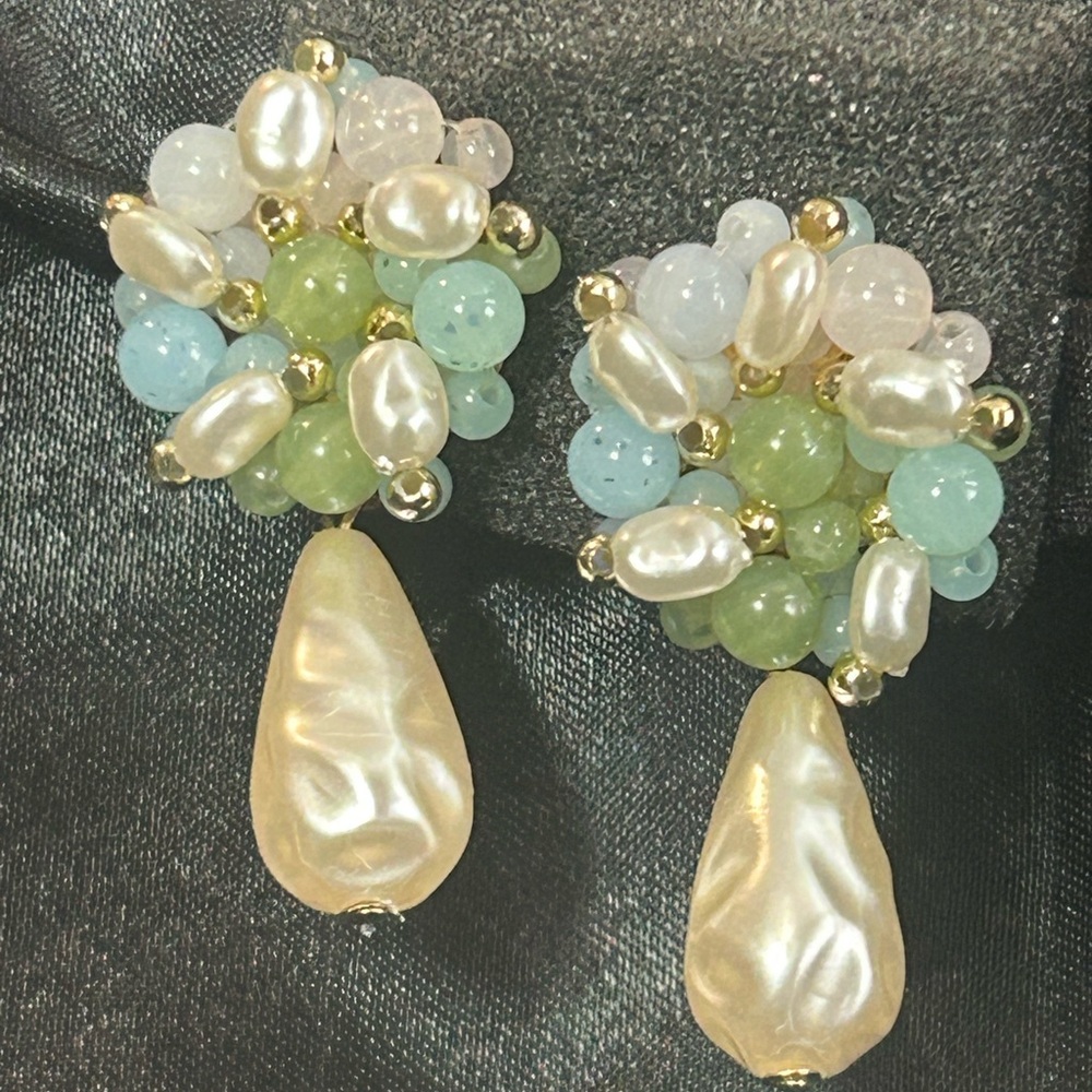 Women’s Pastel bead Broque pearl dangle cluster clip on earrings